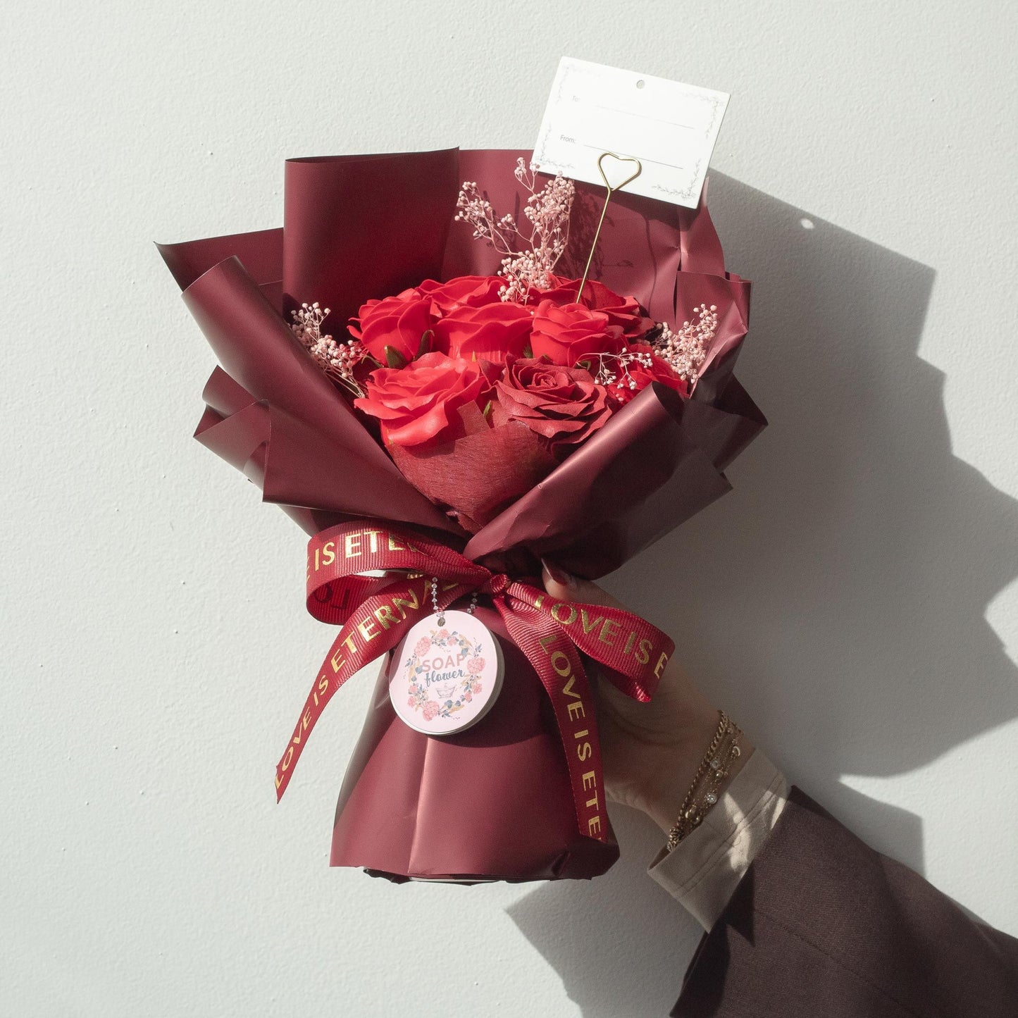 Bouquet Grande de Rosas Vermelhas - O Amor é Eterno - Cartão de Oferta